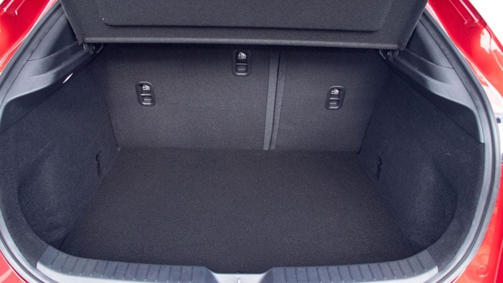 mazda cx 30 trunk