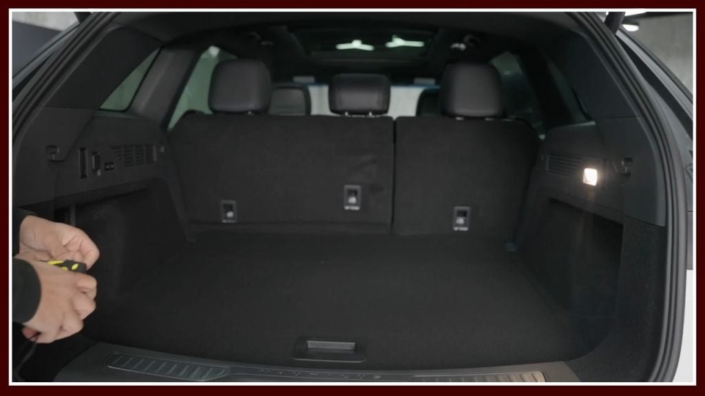 2024 Lincoln Nautilus Hybrid Space