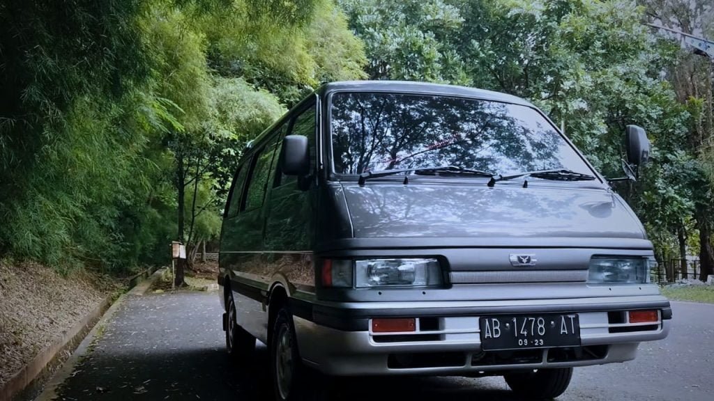 MAZDA E2000
