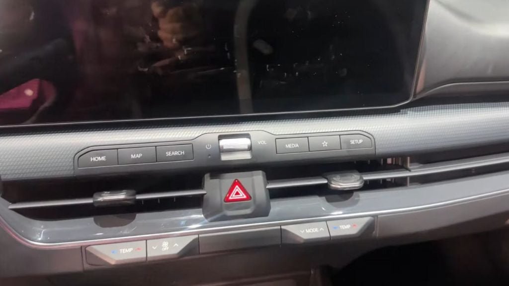 Kia K4 Hatchback Entertainment System