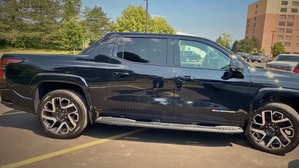 2024 Chevrolet Silverado EV RST: Lower Price, Longer Range