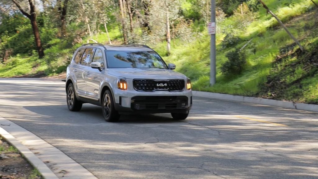 Kia Announces Recall of Over 427,000 Telluride SUVs Due to Rollaway Risk