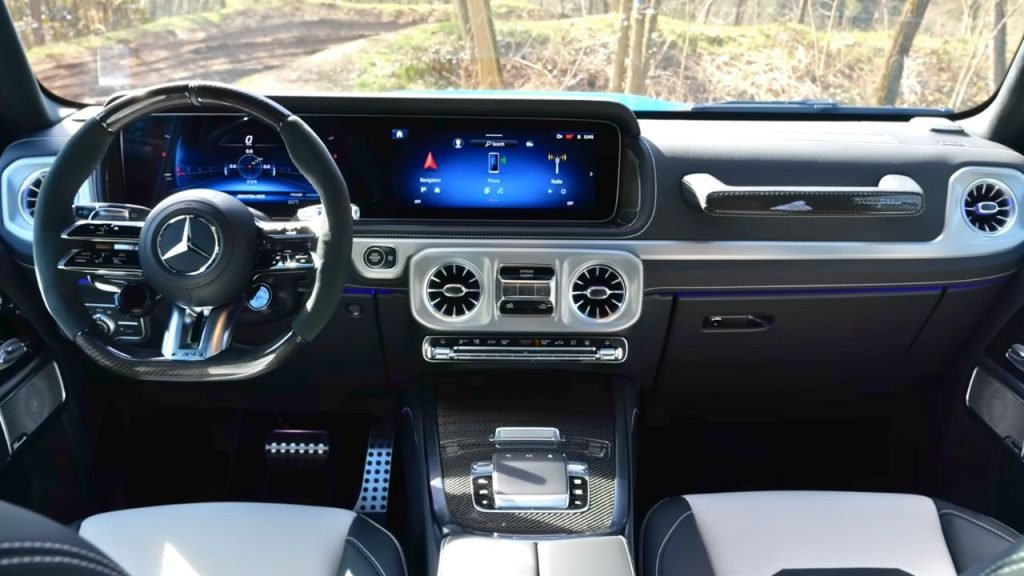 2025 mercedes-benz g-class interior driwhing wheel
