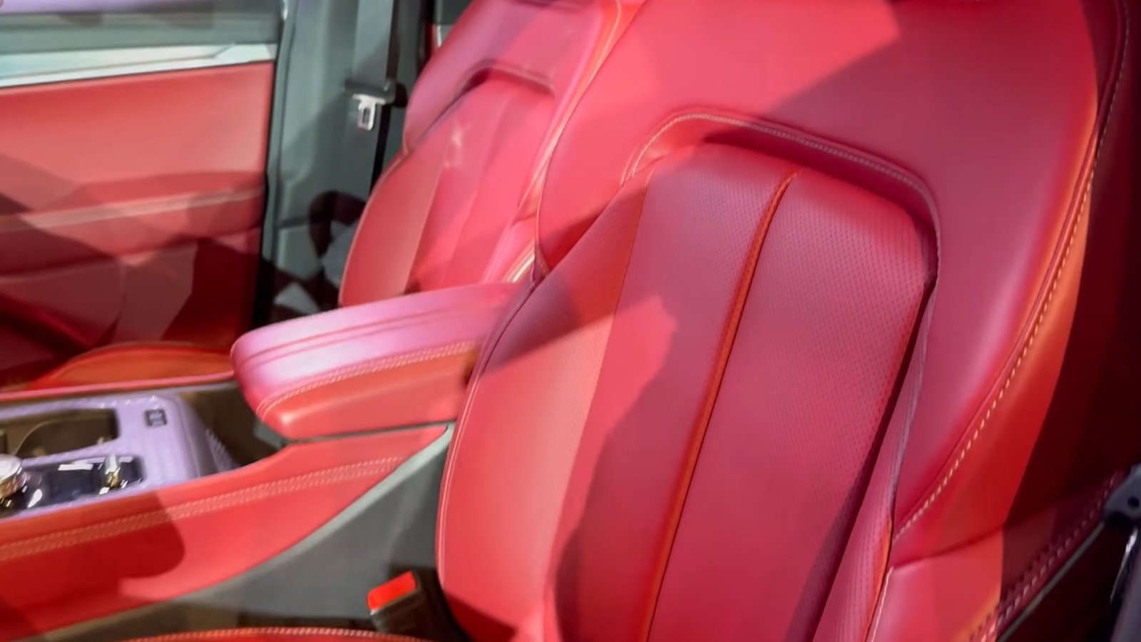 2025 Jeep Wagoneer S Interior Overview