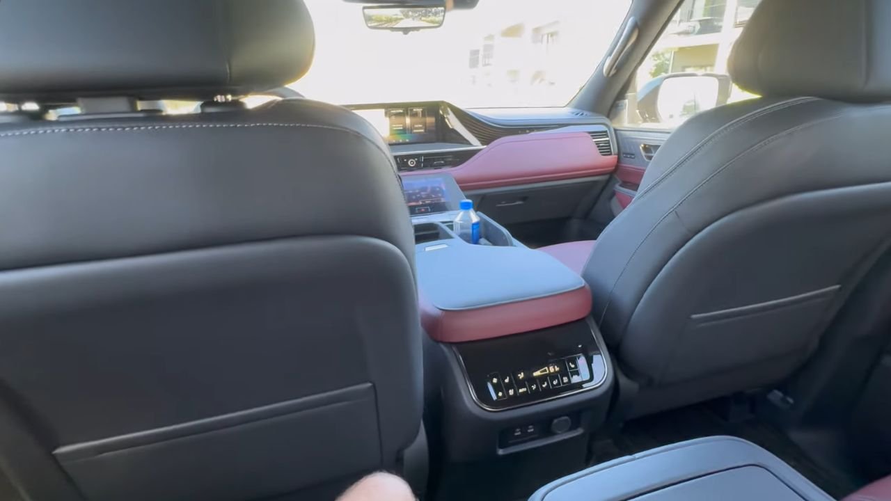 2025 Infiniti QX80 Seats and Comfort