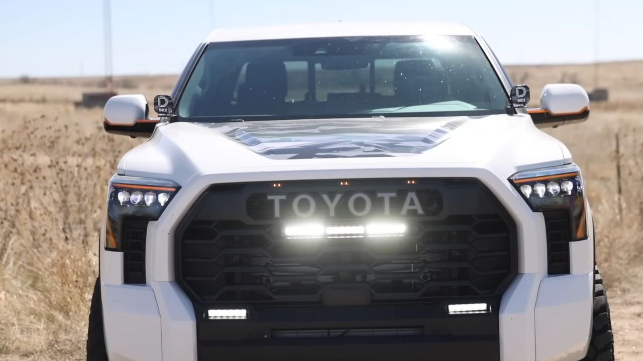 2024 toyota tundra double cab front look