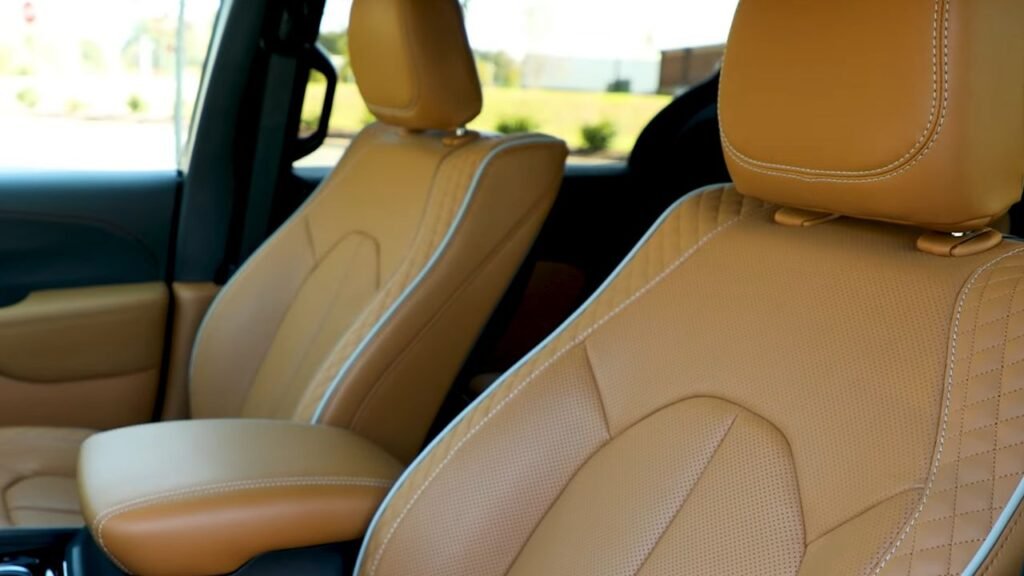chrysler pacifica Interior