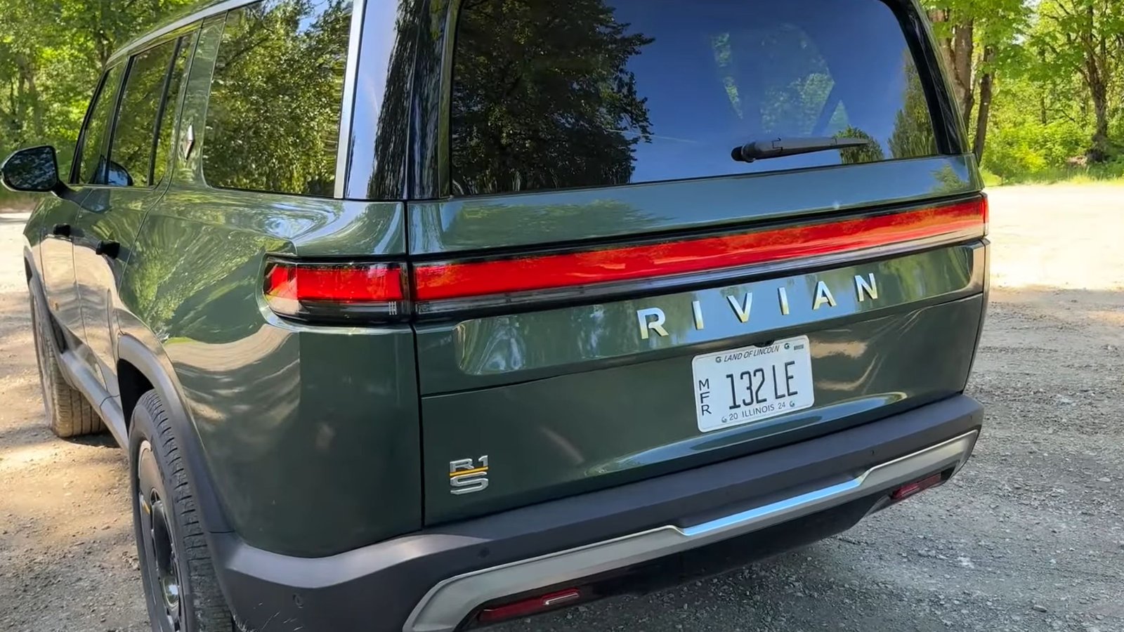 2025 Rivian R1S Exterior Design