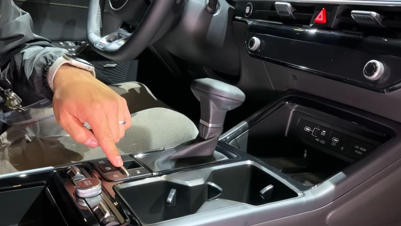 2025 Kia K5 GT Interior