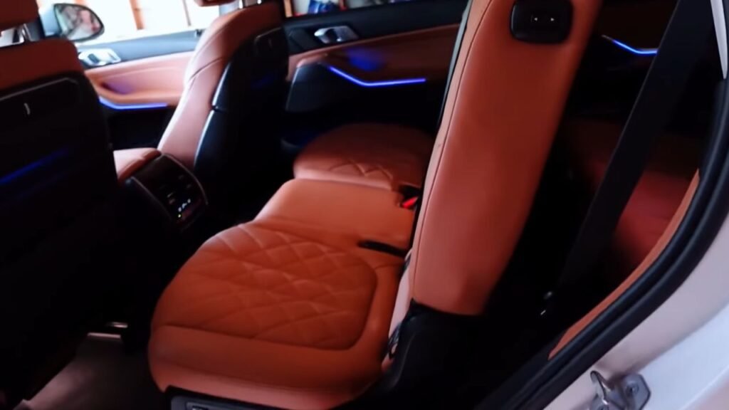 2025 BMW X7 Interior Comfort and Technology