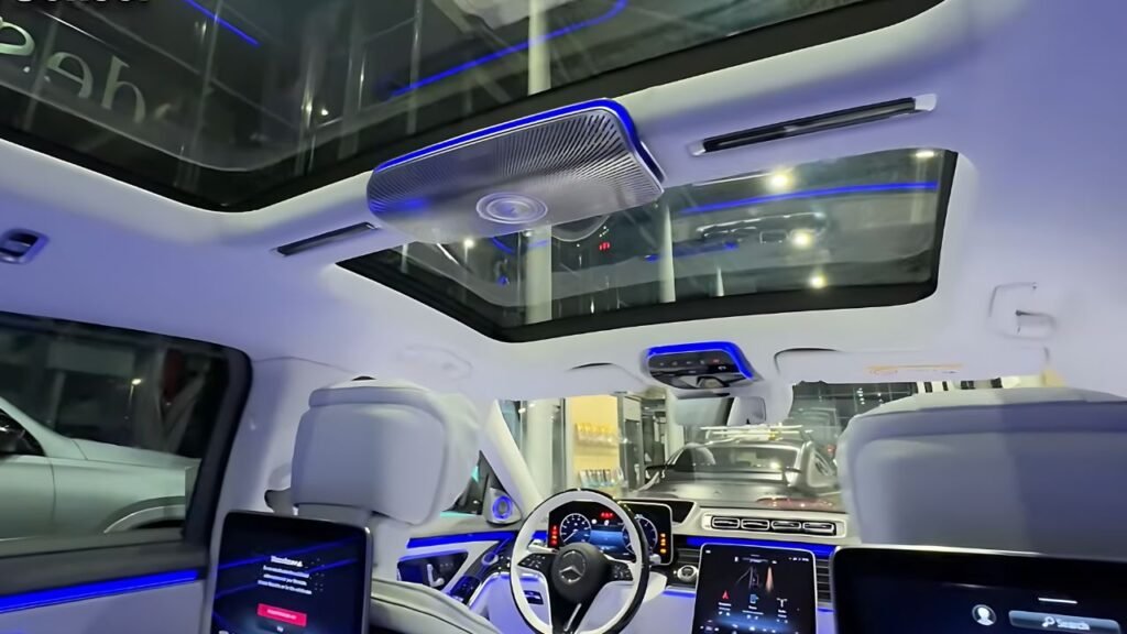 2025 Mercedes-Maybach S680 Sunroof