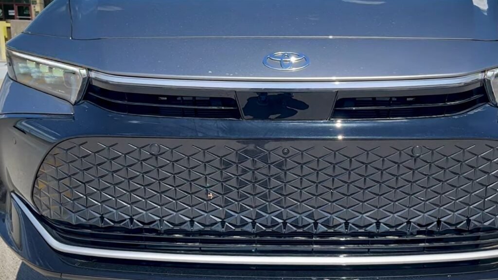 Front and Side Details