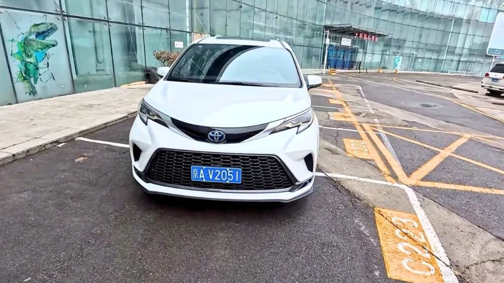 2025 Toyota Sienna