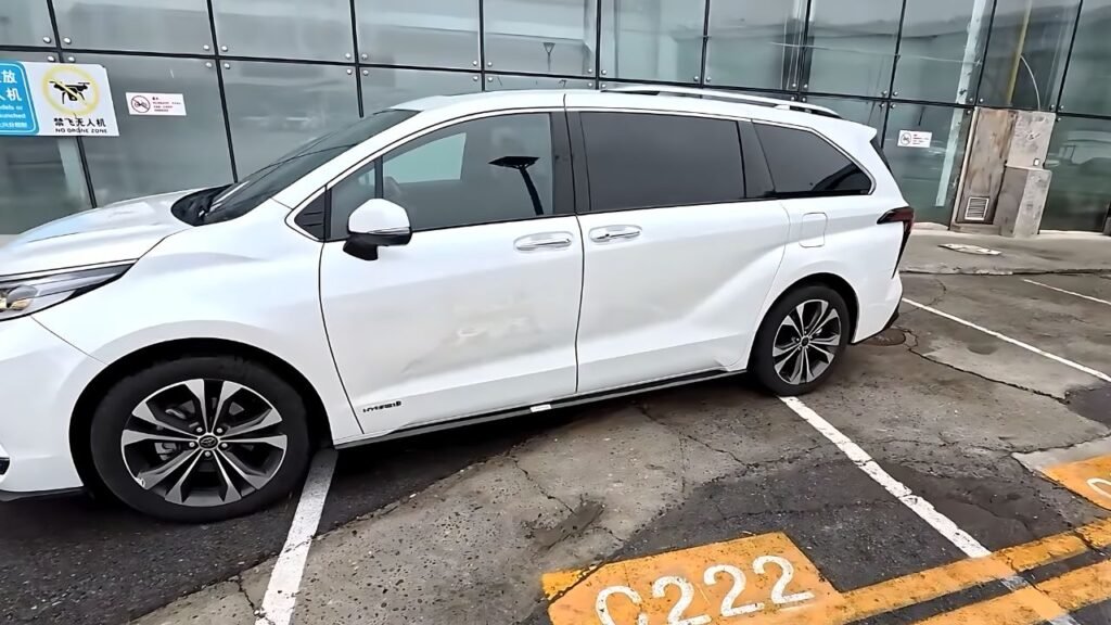 2025 Toyota Sienna: Exterior Design