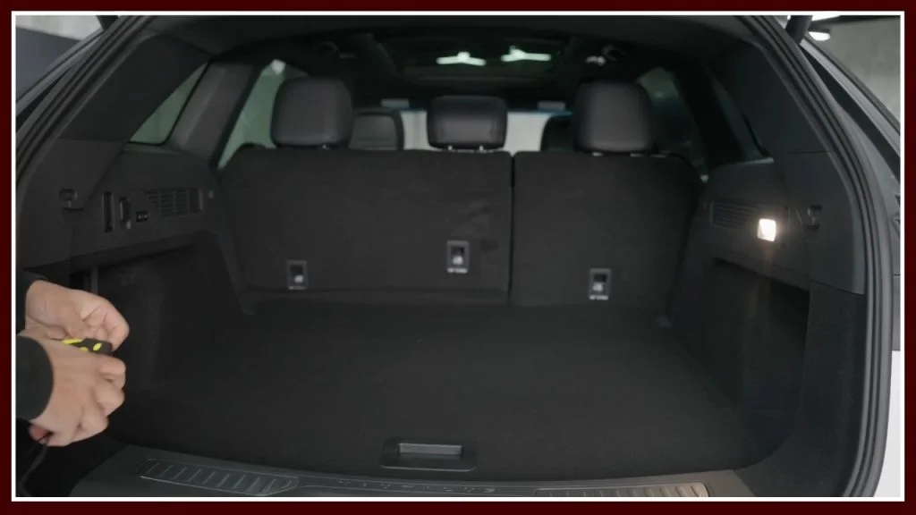 2024 Lincoln Nautilus Hybrid Space