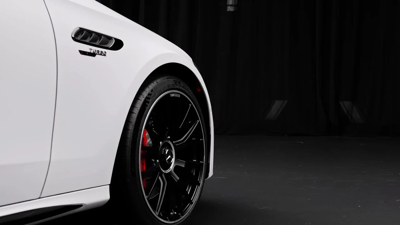 2025 Mercedes-AMG E53 Tire Image