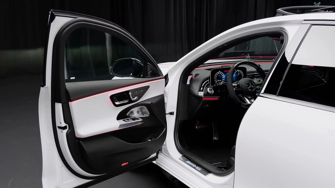 2025 Mercedes-AMG E53 Front Bonnet Image