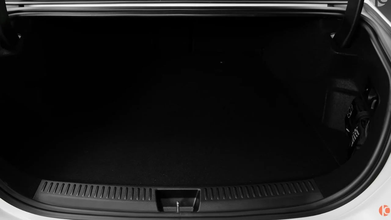 2025 Mercedes-AMG E53 Cargo Space Image
