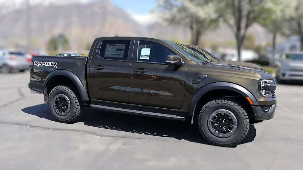 Face-Off: 2024 Ford Ranger Raptor vs 2024 GMC Canyon AT4X