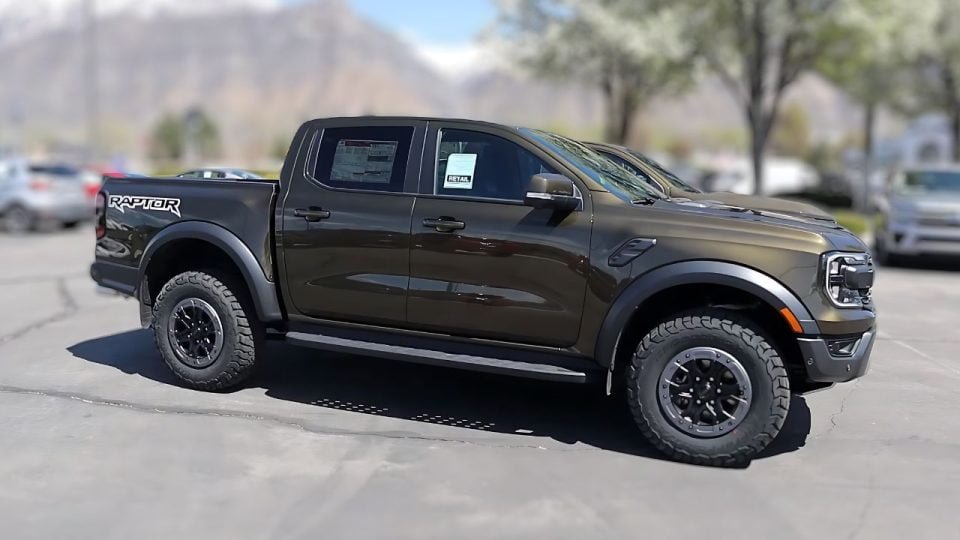 Face-Off: 2024 Ford Ranger Raptor vs 2024 GMC Canyon AT4X - Neftin ...