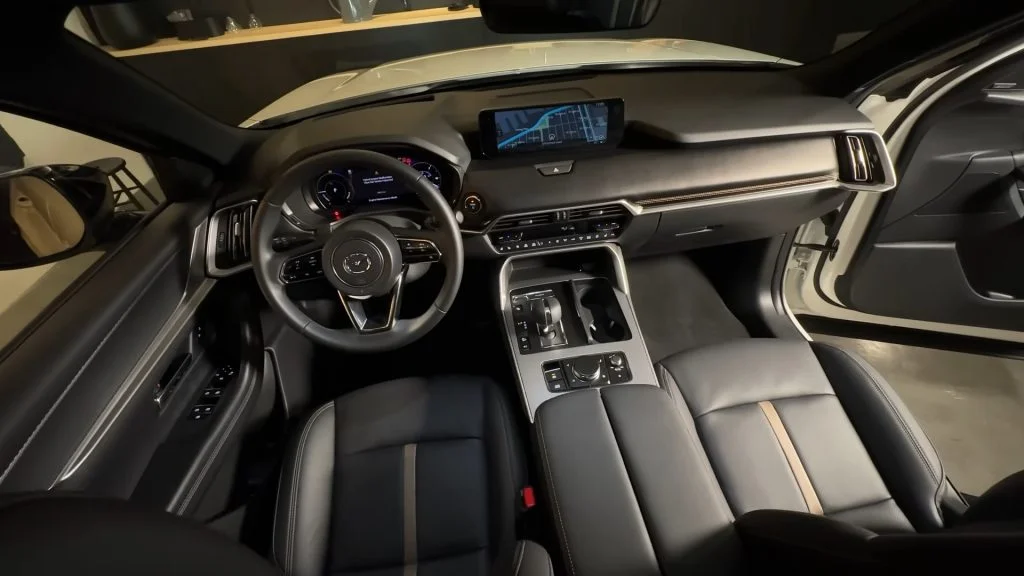 Entertainment Features - 2025 Mazda CX-70 PHEV