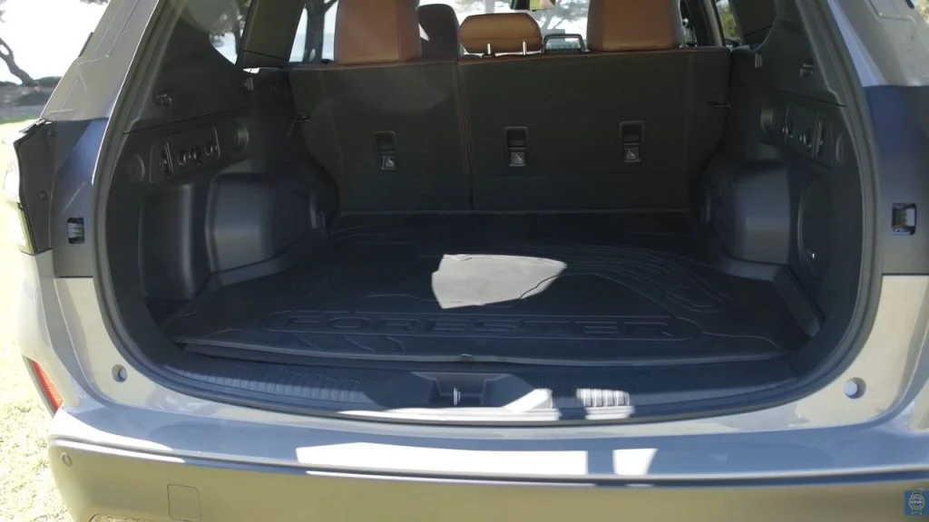 2025 subaru forester cargo space