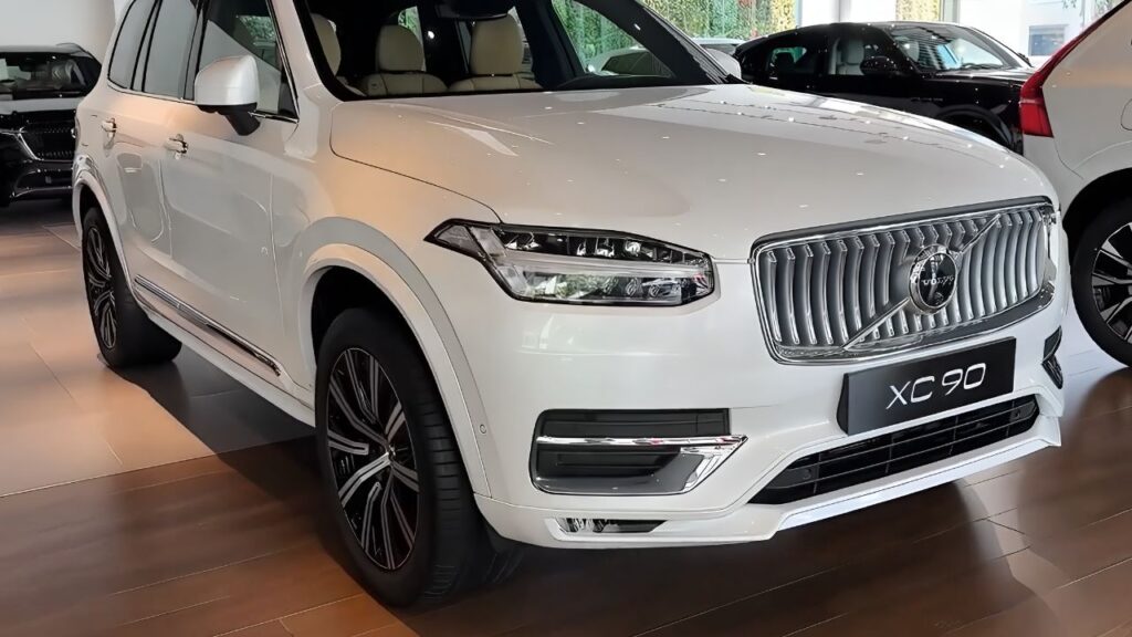 A Closer Look At The 2025 Volvo XC90 Plug-In Hybrid