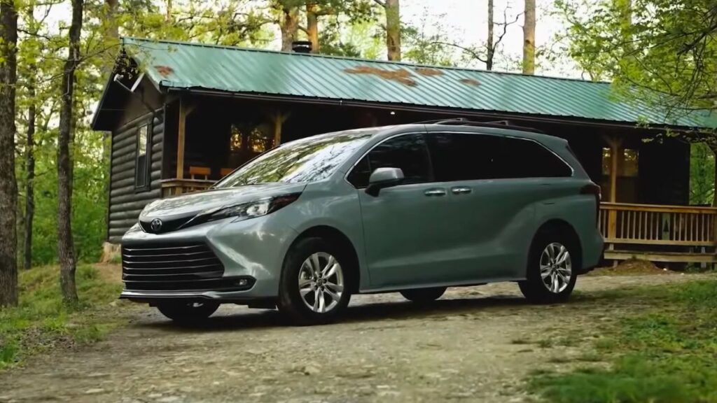 2025 Toyota Sienna Comprehensive Redesign, Enhanced Features, and New